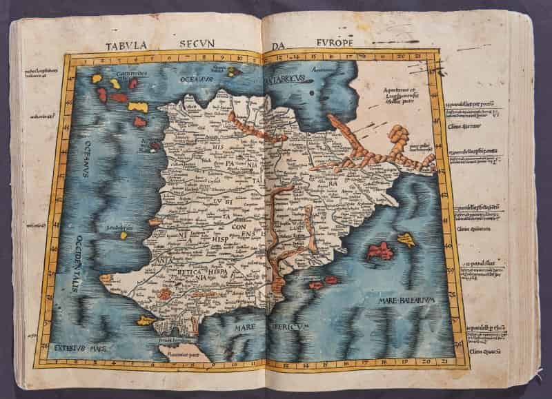 Antiguo mapa de España que ese expone en la Abadía del Sacromonte.